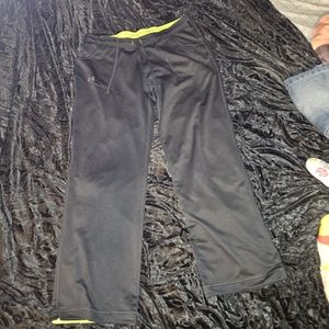 Large wide leg under Armour athletic pants
